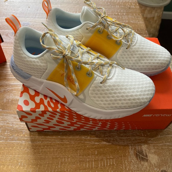 Nike Training Shoes - Picture 2 of 6